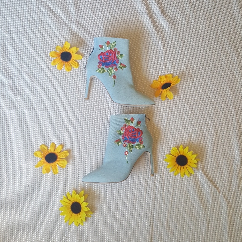 Cape ribbon denim booties